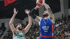 Anadolu Efes, Bursaspor'u Deplasmanda Yenerek İkinci Haftayı Galibiyetle Tamamladı