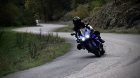 Baba ve Oğlu Motosiklet Yarışlarına Hazırlanıyor