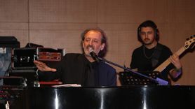 Kahramanmaraş'ta Cahit Zarifoğlu Kültür Sanat Sezonu Yücel Arzen Konseriyle Başladı