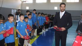 Taha Akgül, Sivas'ta Genç Güreşçilerle Buluştu