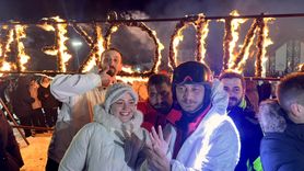 Erzurum'da Kayak Gösterisinde Romantik Sürpriz