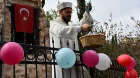 Bilecik'te Minareden Şeker Sarkıtma Geleneği Yaşatılıyor