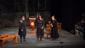 Bursa'da 'Mutlu Son' Oyunu İzleyicilerle Buluştu