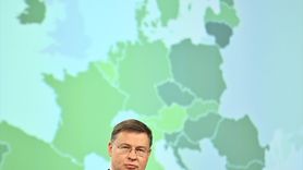 AB Komisyonu 2025 Büyüme Tahminlerini Aşağı Yönlü Revize Etti