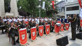 Denizli'de Askeri Bando ve Öğrencilerden Özel Konser