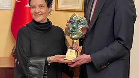 Devlet Tiyatroları'nın 'Medea Material' Oyunu St. Petersburg'da Beğeni Topladı