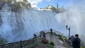 Tortum Şelalesi'nde Kış Erimesi Etkisiyle Doğal Güzellikler