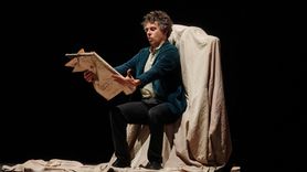 Trabzon'da 25. Uluslararası Karadeniz Tiyatro Festivali'nde İki Etkileyici Oyun Sahnelendi