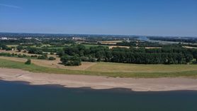 Almanya'da Kuraklık Ren Nehri'ni Vurdu, Nakliye Zorlaştı