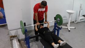 Paralimpik Sporcu Esra Nisa Özkılsız, Yüzmeden Haltere Uzanan Yolda Başarı Peşinde