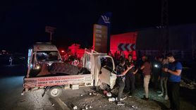 Adana'da Kamyonet ve Taksi Çarpıştı: 4 Yaralı