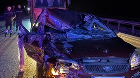 Afyonkarahisar'da Otomobil ve Tır Çarpıştı: 4 Yaralı