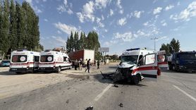 Ambulans Tır ile Çarpıştı: 5 Yaralı