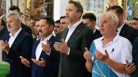 Bakan Bayraktar, Teyzesinin Cenaze Törenine Katıldı