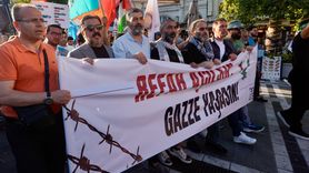 İstanbul'da Gazze ve Urumçi İçin Yürüyüş Düzenlendi