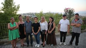 İzmir Depremzedeleri Su ve Elektrik Kesintisine Tepki Gösterdi