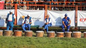 Kırkpınar'da Şehitler İçin Saygı Duruşu