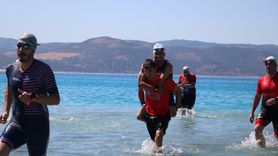Salda Gölü'nde Triatlon Yarışı Coşkusu
