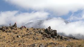 Ağrı Dağı'nda Zorlu Zirve Tırmanışı