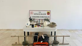 Antalya'da Kaçak Kazı Operasyonu: 4 Şüpheli Yakalandı