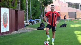 Metehan Mimaroğlu'ndan Gençlerbirliği'nin 10 Numarasıyla Arma Vurgusu