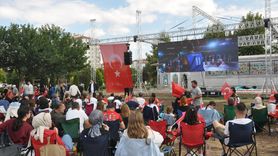 Eskişehirliler A Milli Kadın Voleybol Takımı'nı Dev Ekranda İzledi