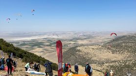 Konya'da Yamaç Paraşütü Mesafe Yarışması Başladı