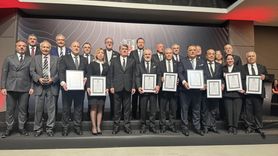 Beşiktaş Kulübü'nde Yeni Divan Kurulu Başkanı Ahmet Ürkmezgil Mazbatasını Aldı