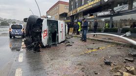 Büyükçekmece'de Minibüs Devrildi: İki Yaralı