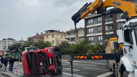 Büyükçekmece'de Tır Devrildi, D-100 Trafigi Açıldı