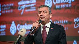 CHP Genel Başkanı Özgür Özel Sanat Merkezinde Açıklamalarda Bulundu