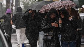 İzmir'de Sağanak Yağış Hayatı Olumsuz Etkiledi