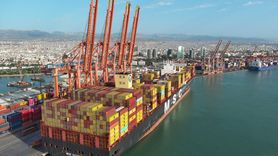 Mersin Limanı'nda Tarihi An: 400 Metrelik Gemi Yanaştı