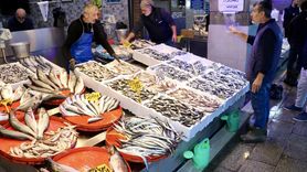 Trabzon'da Hamsi Bolluğu: Balık Tezgahlarında Rüzgar Gibi