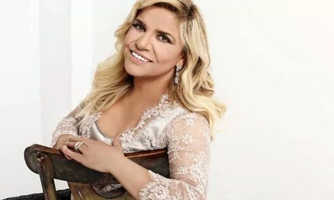 Ünlü Şarkıcı Kibariye Sahne Kazası Geçirdi