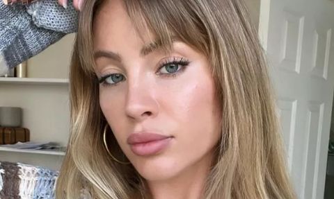 Daisy Keech Ev Hali Pozlarıyla Hayranlarını Coşturdu