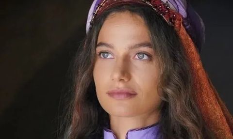 Gülcan Arslan, Sütyen Giymeden Poz Verdi