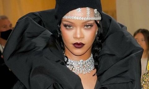 Rihanna Hamilelik Pozlarıyla Gündemde