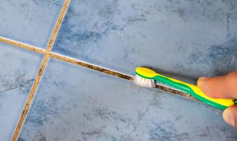 Fayans Derzleri Nasıl Temizlenir? Doğal Yöntemlerle Derz Araları Nasıl Beyazlatılır?