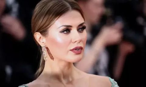 Cannes Film Festivali'nde Victoria Bonya ve Lottie Tomlinson'un İddialı Tarzı