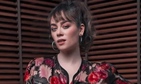 Demet Evgar, Kızı Mavi ile Sandık Başında Poz Verdi