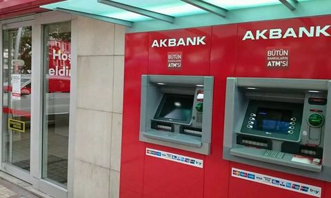 Akbank'tan Emeklilere Özel Kredi Fırsatı ve Devlet Destekli Nakit Kredi Müjdesi
