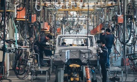 Çin'de Üretici Fiyatları Hızla Düşerken Tüketici Fiyatları Arttı