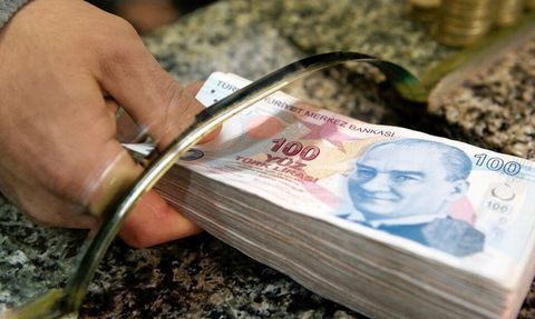 Bankalar kredilerde frene bastı, tüketici kredilerinde büyük düşüş yaşandı