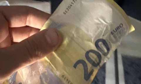 Özgür Demirtaş, Şortunun Cebinde Bulunan 200 Euro İçin Yatırım Tavsiyesi Verdi