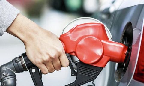 Hem Benzine Hem de Motorine 8 TL Zam Geldi