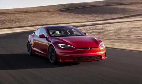 Tesla, EPA Sistemi Üzerinde Oyun Oynayarak Araç Menzilini Fazla Gösteriyor