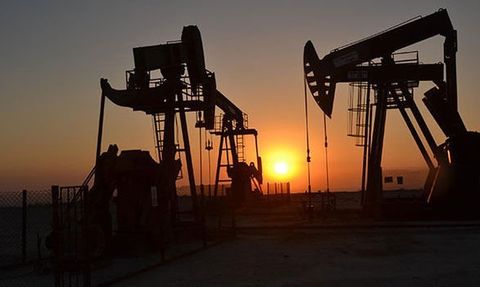 Petrol Piyasaları Daralıyor: Suudi Arabistan ve Ortakları Arzı Kısıtlıyor