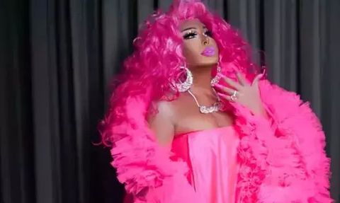 Bülent Ersoy'un Lüks Yaşamı ve Yeni Minibüsü