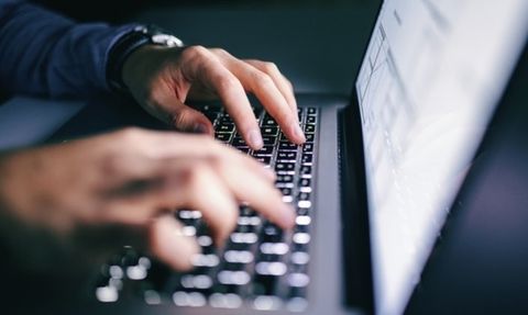 ÖTV'siz Cep Telefonu ve Bilgisayar Desteği Üniversite Öğrencileri Arasında Heyecan Yaratıyor